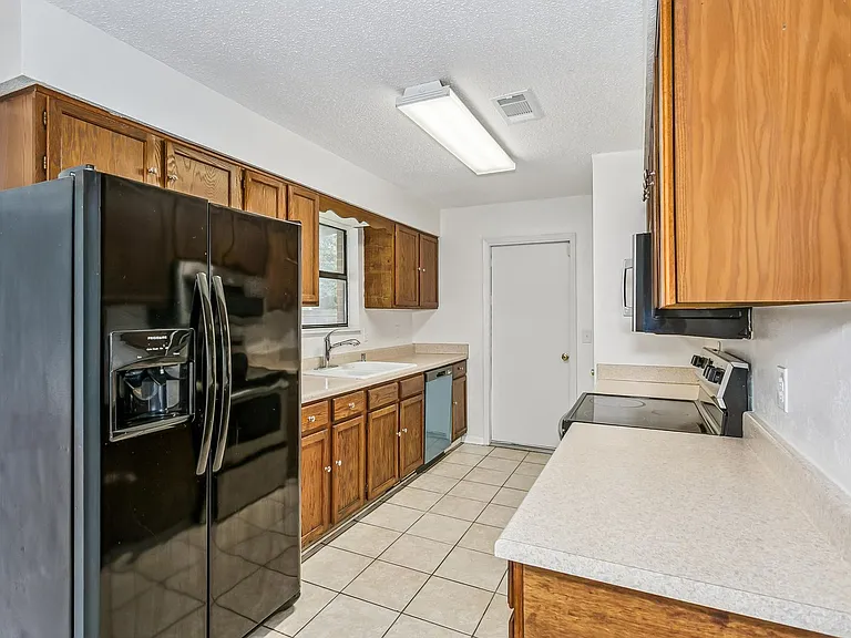 421 Tampico Way — Photo 7