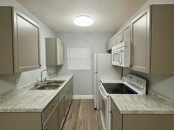 4th image of 650 Avenue C SW Unit A