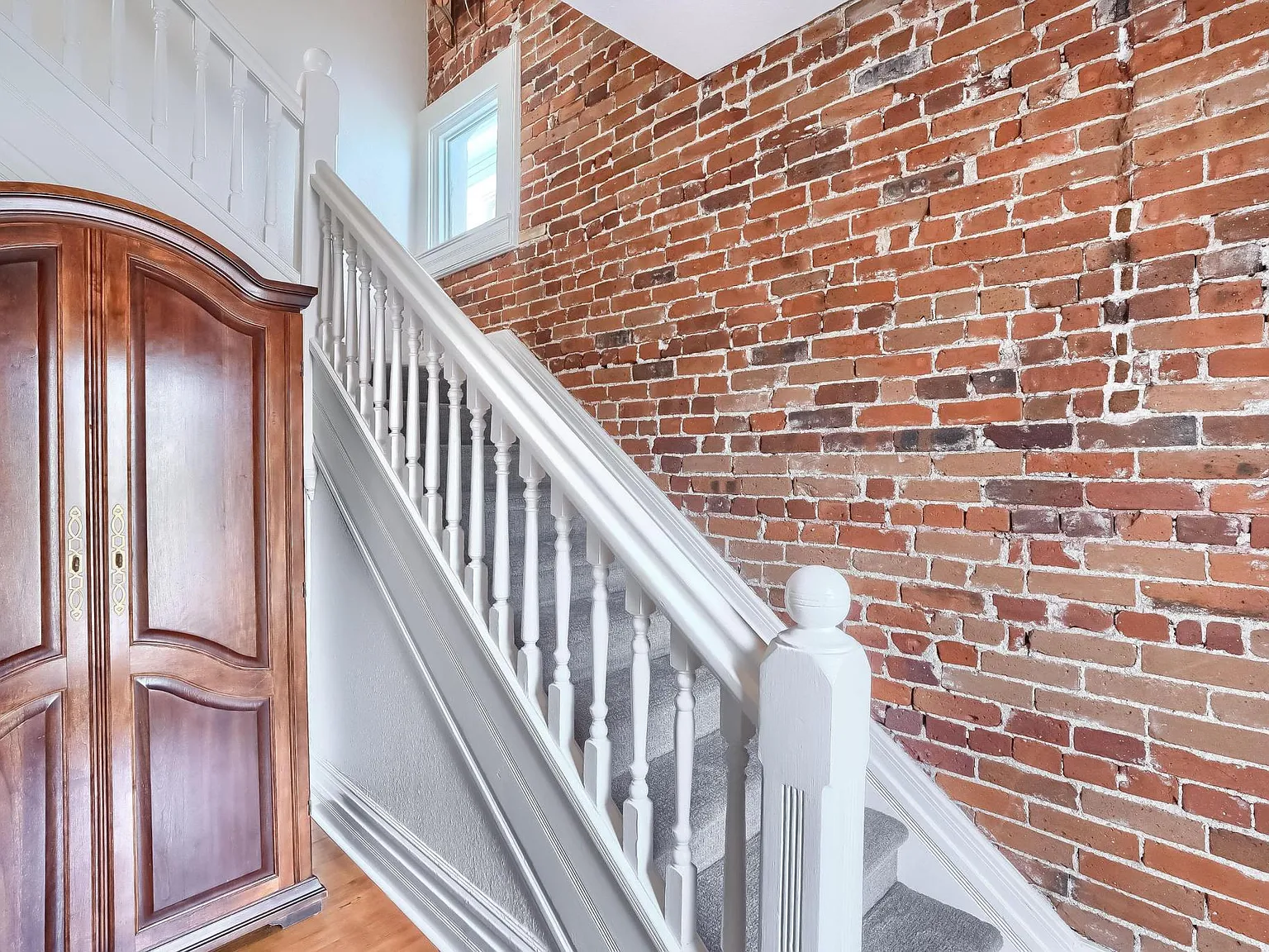 2 bed, 950 sqft, $2,500 — Photo 2