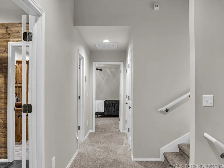 1200 S Laurel Ave — Photo 7