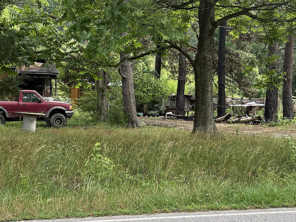 2nd image of 105 Kellogg Fork Road