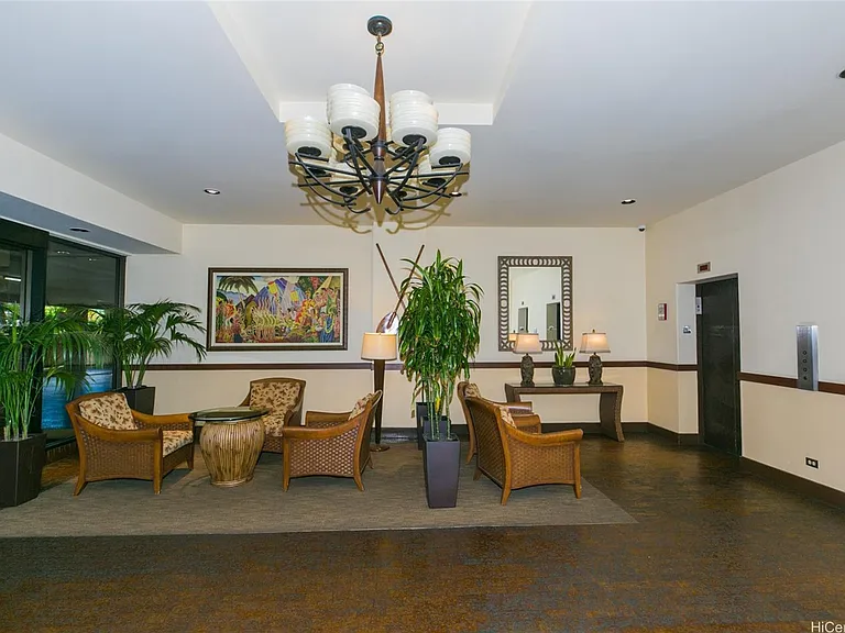 2140 Kuhio Ave #1604 — Photo 10