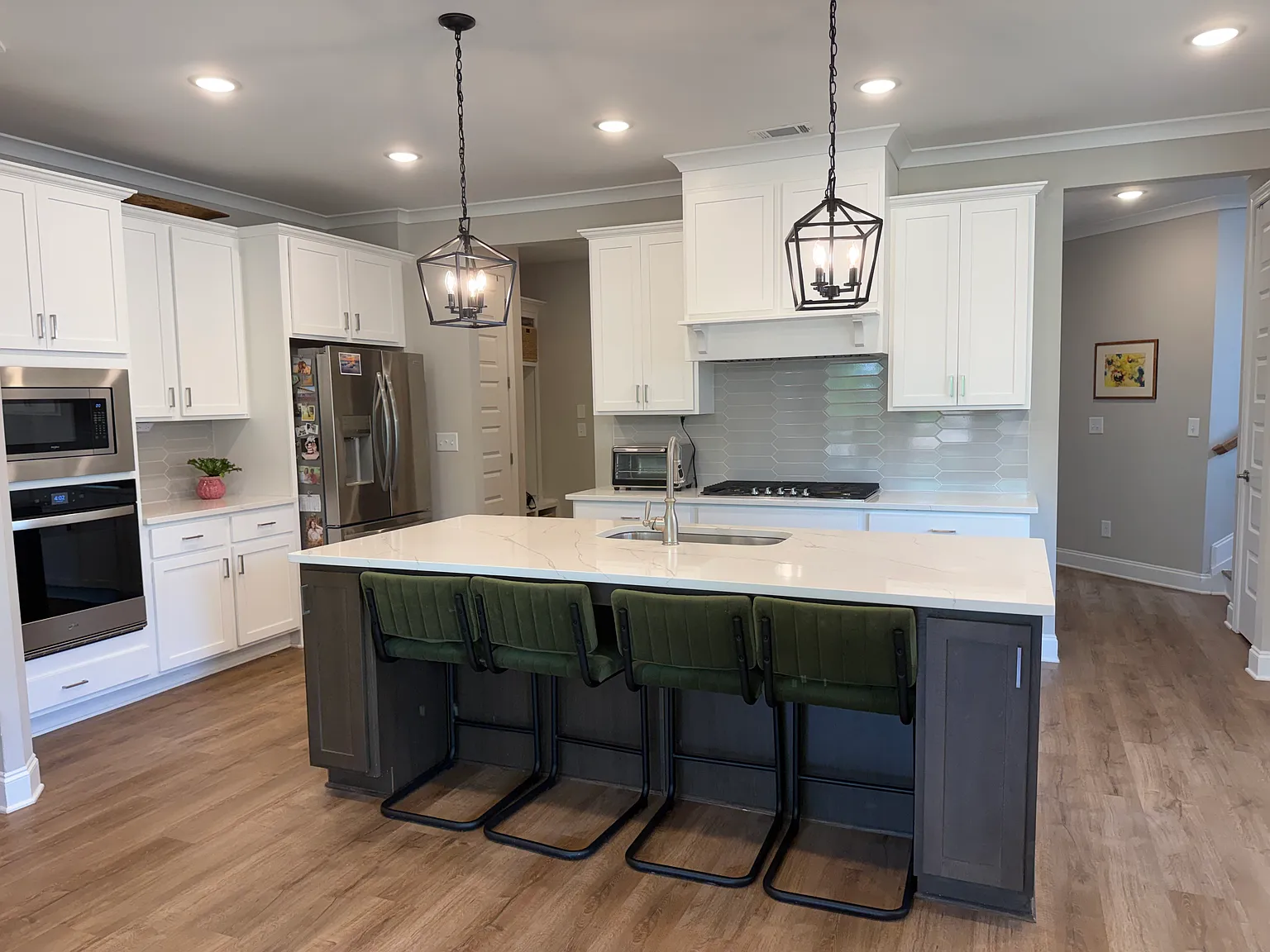 4 bed, 2399 sqft, $3,350 — Photo 2