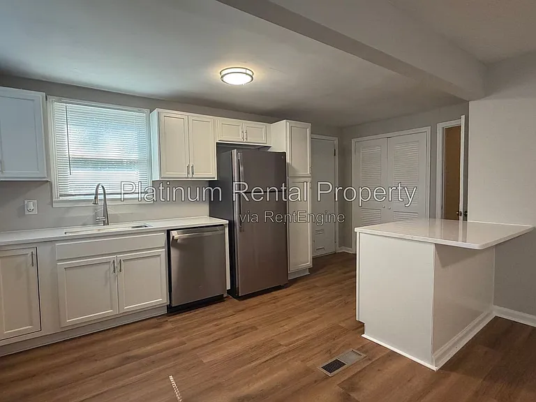 3224 Forrest Hills Dr SW — Photo 11