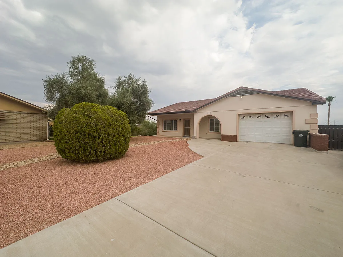 2 Bed + 2 Bath Home, Cul-de-sac, Landscape Service Included — Photo 2