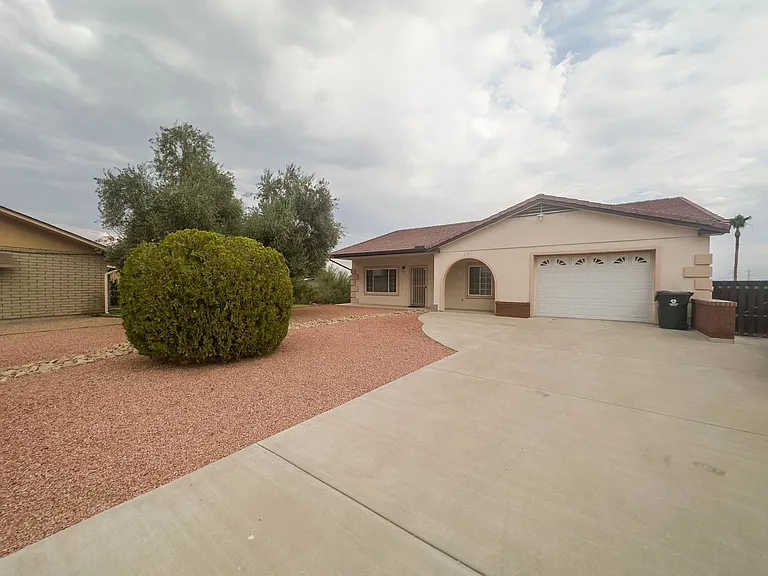 11513 W Kansas Ave — Photo 2
