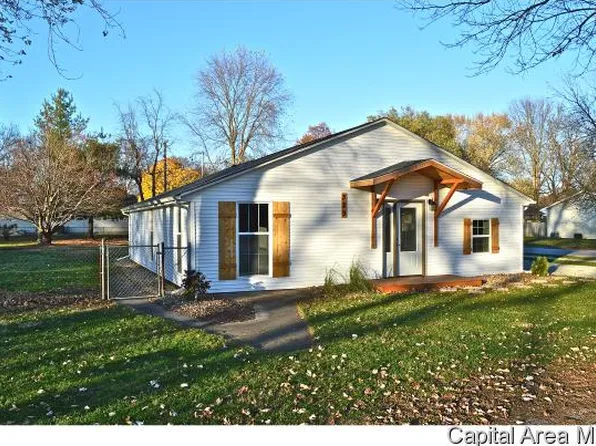 329 E Jones, Williamsville, IL 62693