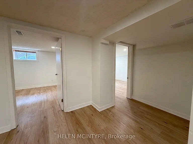 34 Dunning Cres — Photo 8