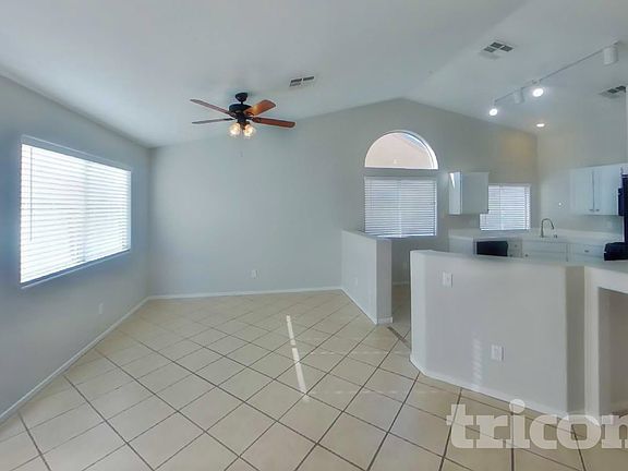 3rd image of 604 Lively Fiesta Way