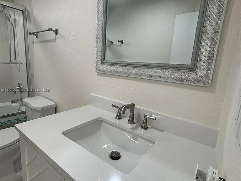 1648 SW 13th St — Photo 8