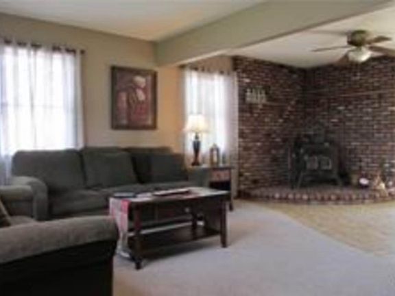 2nd image of 1579 Lakeside Dr