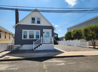 29 Farragut Ave, Seaside Park, NJ 08752