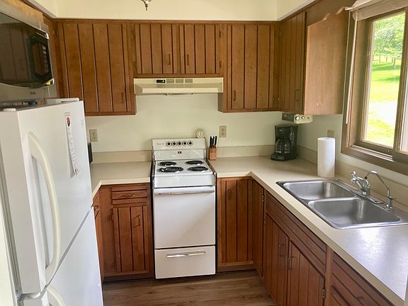 5th image of 624 Highland Hills Dr