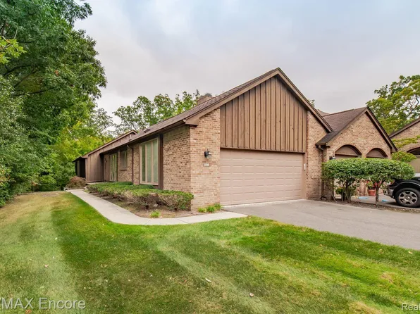 23740 Overlook Cir, Franklin, MI 48025