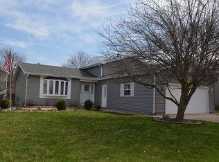 5414 W Sarasota Dr, McHenry, IL 60050