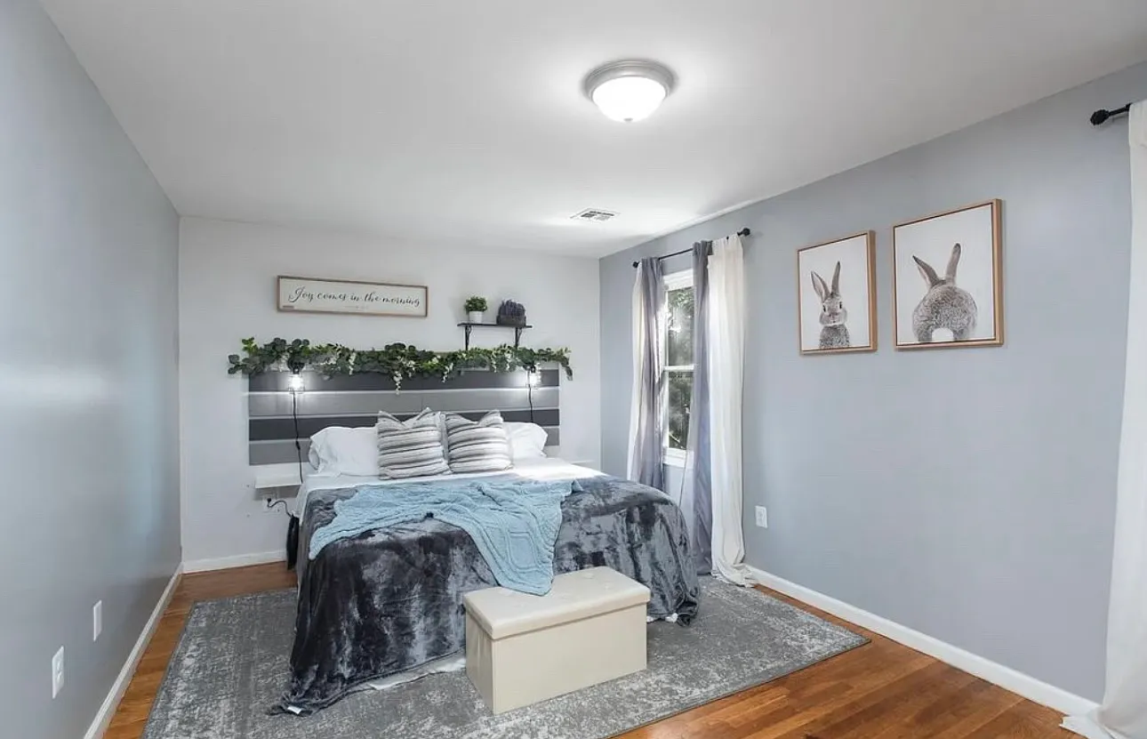 119 Armstrong Ave — Photo 4