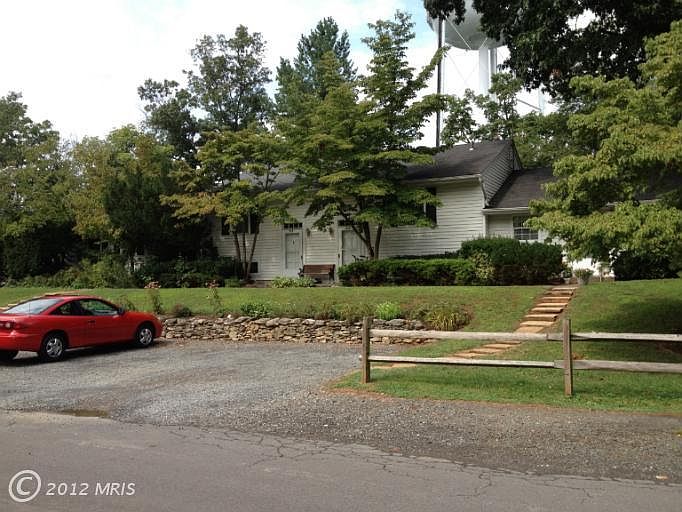 1st image of 216 Maple St