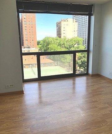 3rd image of 4343 N Clarendon Ave APT 806