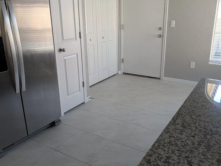 806 Crescent Moon Xing — Photo 18