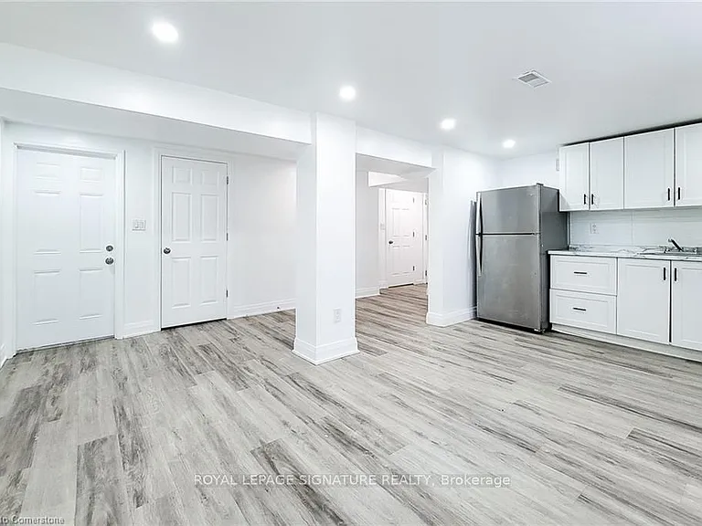 265 W 19th St — Photo 3