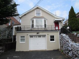 41 Saint James Ter, Yonkers, NY 10704