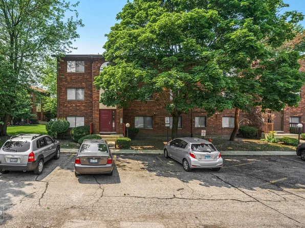 720 Inland Cir APT 302, Naperville, IL 60563
