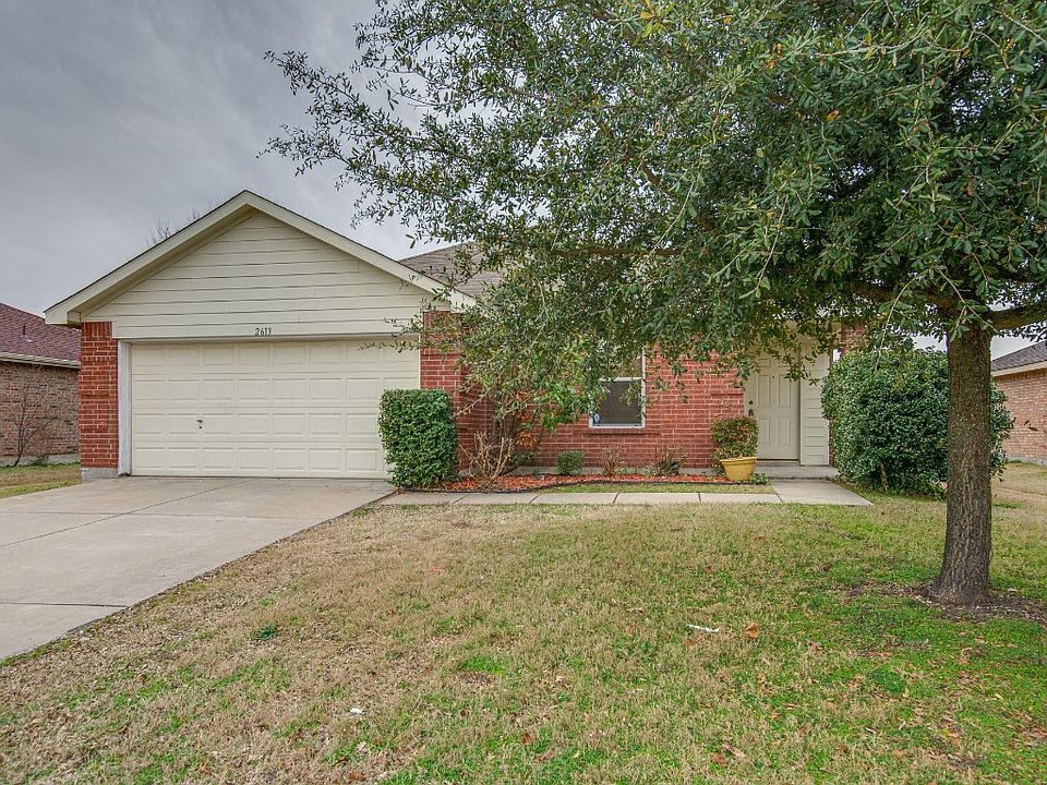 1st image of 2613 Plantation Dr