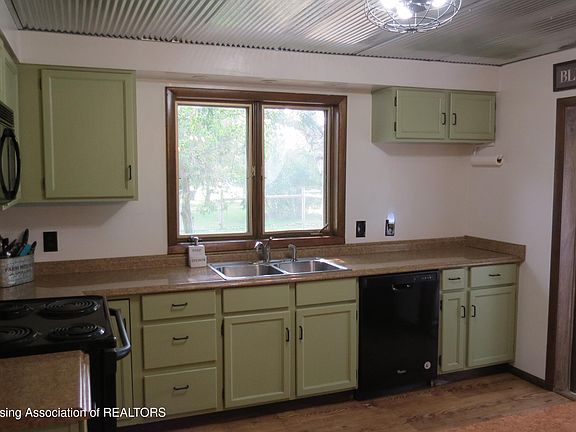 3rd image of 6058 N Meridian Rd