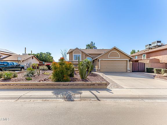 2nd image of 7543 W SURREY Avenue