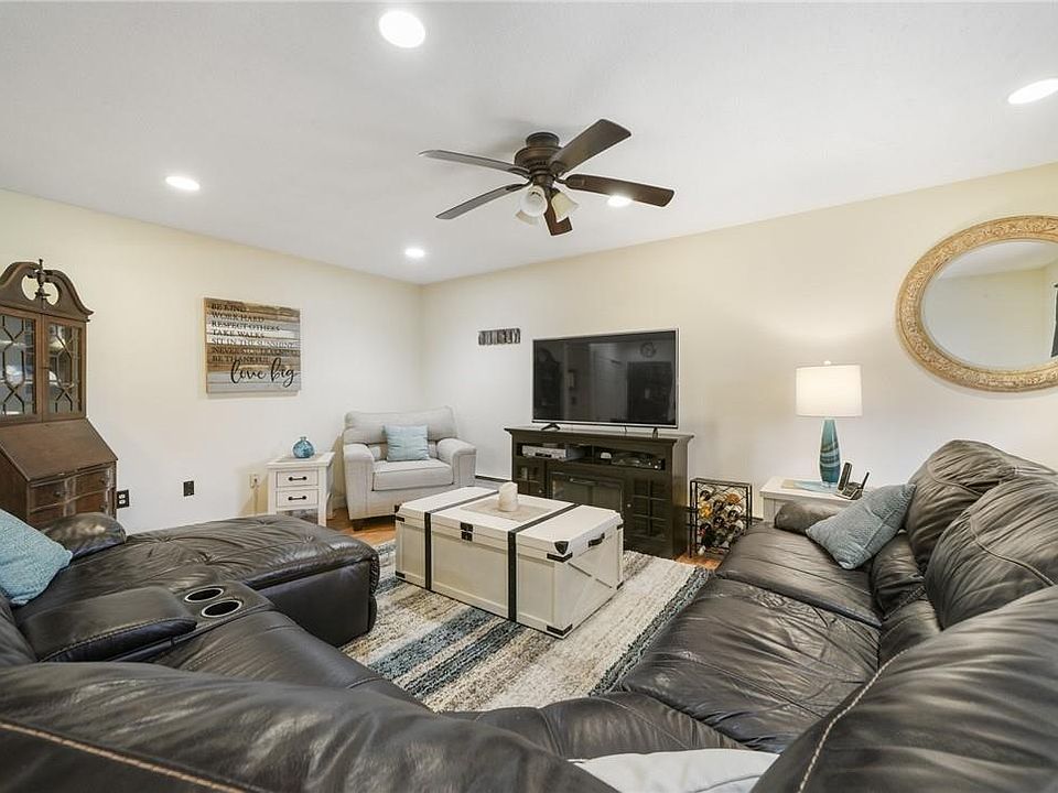 1st image of 594 Sierra Vista Lane