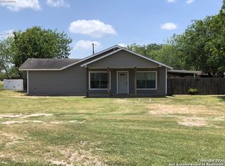 1601 Laurel Ave, Three Rivers, TX 78071