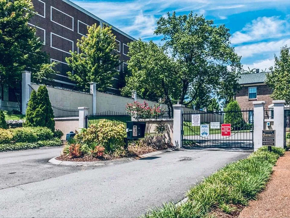 137 Academy Sq