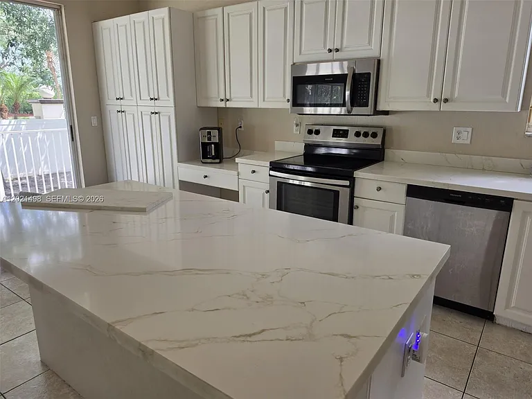 16801 SW 49th Ct — Photo 13