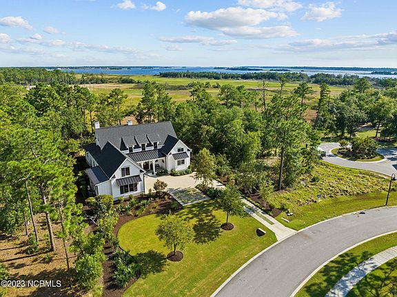 5th image of 106 Trawlers Way