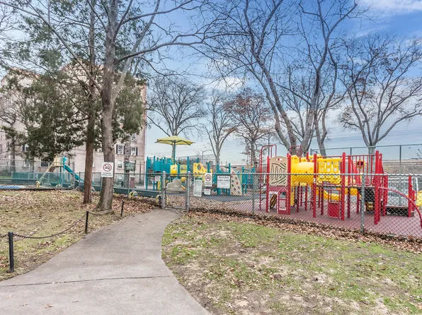 55-25 31st Avenue image 27 of 31