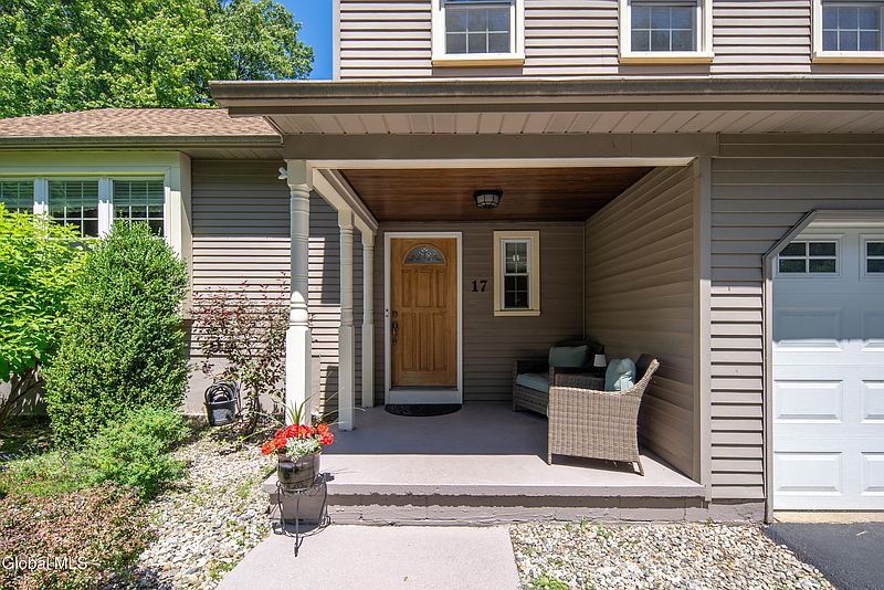 2nd image of 17 Montgomery Way