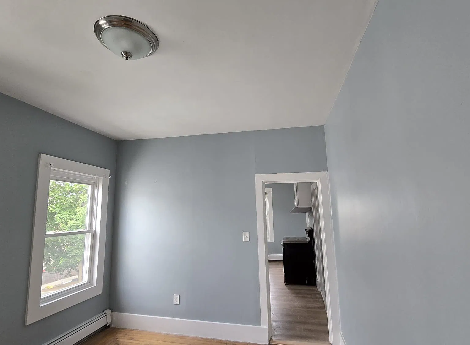 5 bed, 1200 sqft, $4,200 — Photo 3
