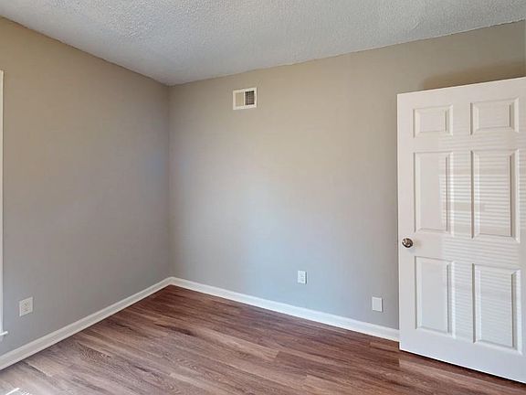 4th image of 3064 Greenbranch Dr