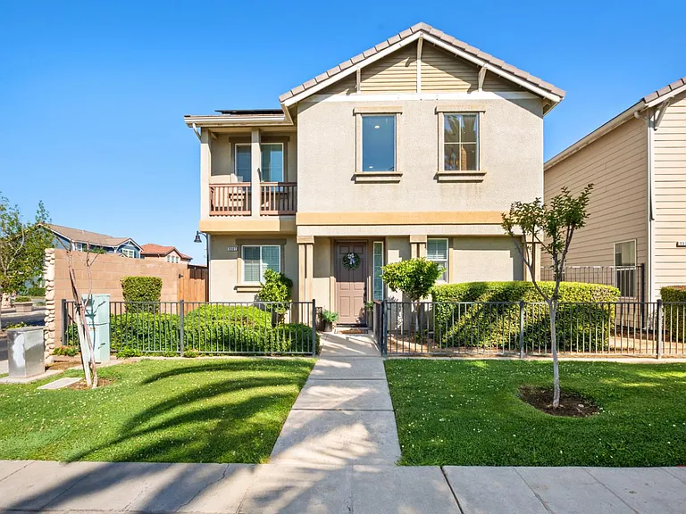 5507 N Gates Ave — Photo 2