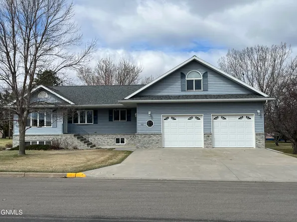 522 3rd Ave NE, Ashley, ND 58413