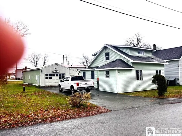 2806 Elmhurst Ave, Jamestown, NY 14701