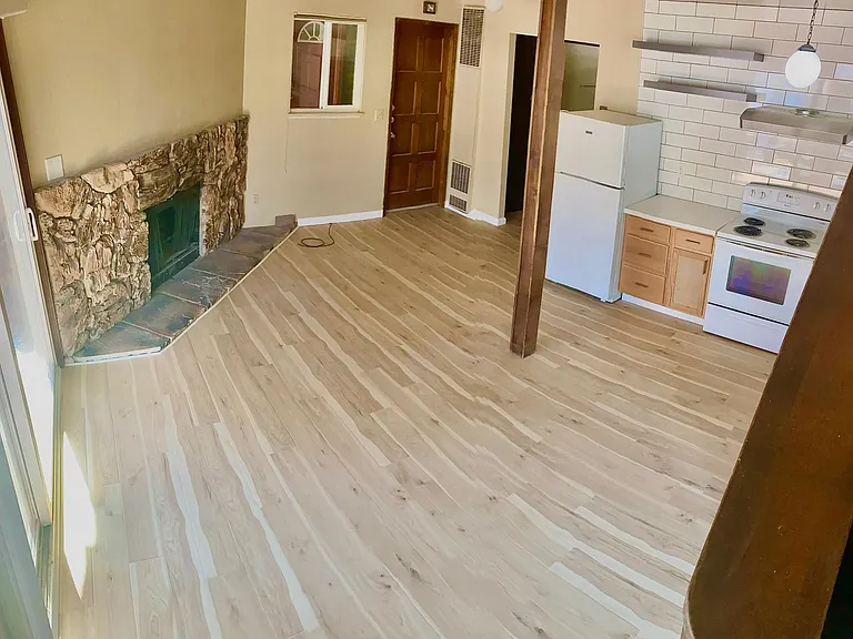 352 Galaxy Ln #D — Photo 6