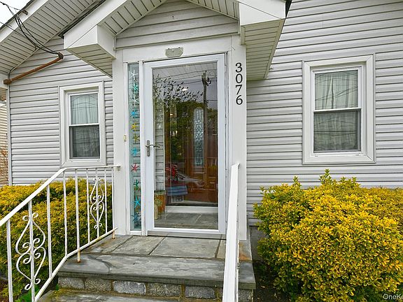 5th image of 3076 Roxbury Road