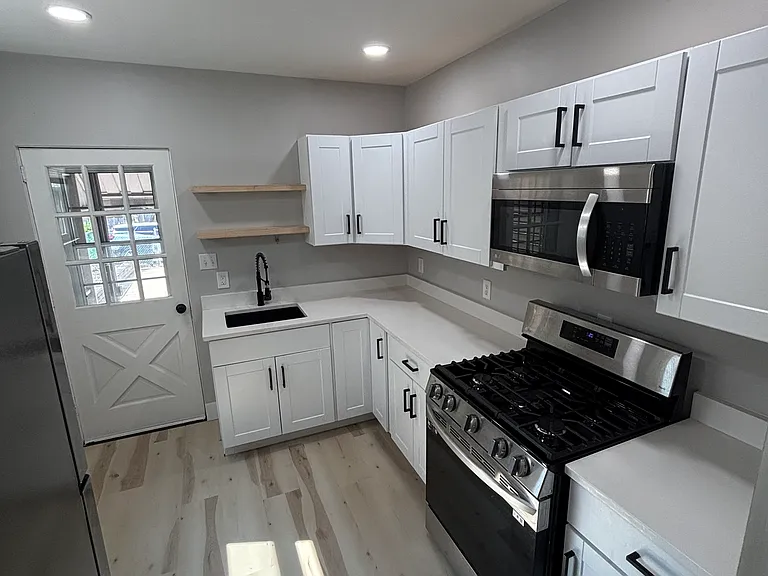 7227 Whipple St — Photo 19