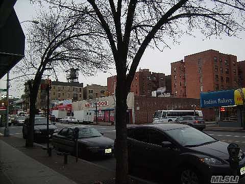 3rd image of 8017 Northern Blvd