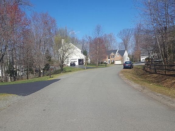 4th image of 13070 Crestbrook Dr