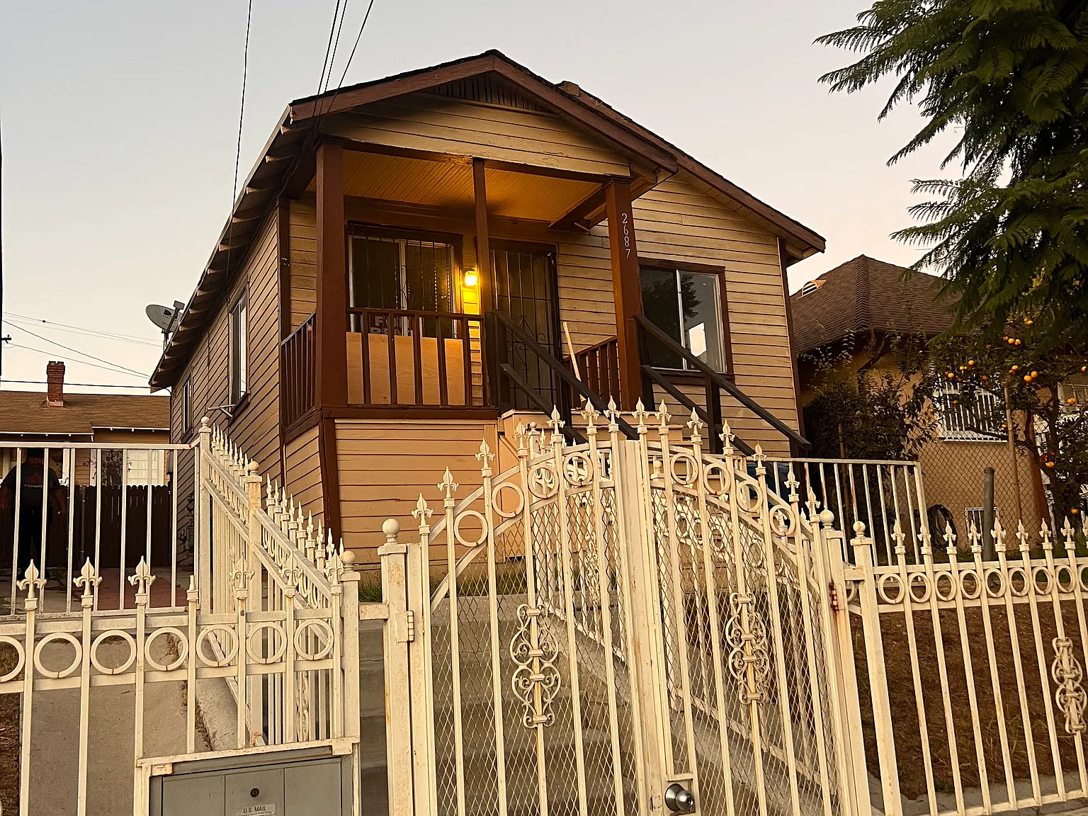 2 bed, 700 sqft, $1,800 — Photo 2