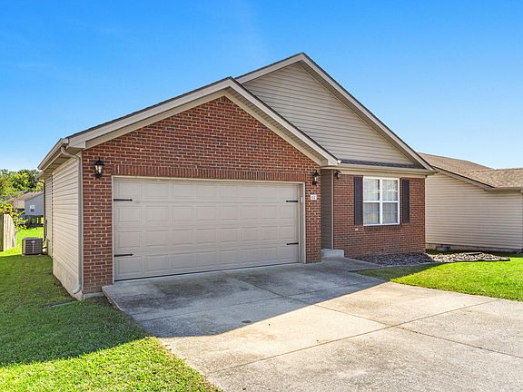 2nd image of 112 Baybrook Cir