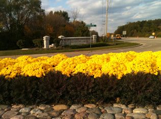 401 Silverstone Dr, Carpentersville, IL 60110