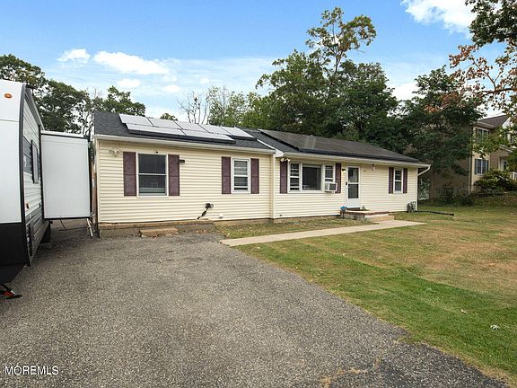 5th image of 1724 Mohawk Drive
